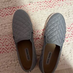 ECENTRCQ Light Blue Steve Madden Quilted Sneakers